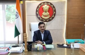 कलेक्टर श्री सिंह द्वारा नर्सिंग ऑफिसर को निलंबित करने का आदेश जारी