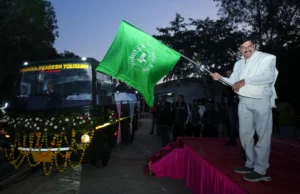 पन्ना नेशनल पार्क में पर्यटकों के लिए आरामदायक सफारी! सीएम ने दिखाई 10 नई कैंटर बसों को हरी झंडी