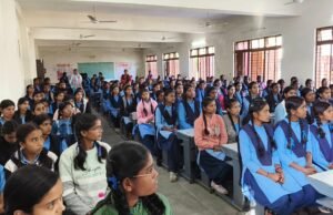 नारियों मेंआत्मविश्वास बढ़ाने के साथ बोलने की कला विकसित करने का बताया मंत्र