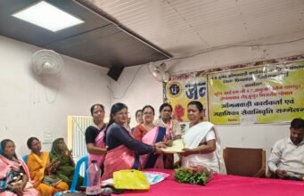 विदाई सम्मान समारोह: सेवानिवृत्त आंगनवाड़ी सेविकाओं को भावभीनी विदाई, कार्यों की सराहना