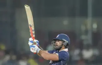 टी-20 वर्ल्डकप- अमेरिका ने पहला विकेट गंवाया:शयन जहांगीर 20 रन बनाकर आउट, नीदरलैंड के काइल क्लीन ने बोल्ड किया