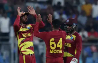 वेस्टइंडीज की लगातार दूसरी जीत, इंग्लैंड 30 रन से हारा:गुडकेश मोती ने 3 विकेट झटके; रदरफोर्ड ने नाबाद 76 रन बनाए