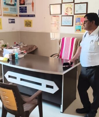 कपूरदा आरोग्यम उप स्वास्थ्य केंद्र में नहीं पहुंच रहे स्वास्थ्य कर्मी
