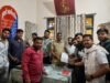 अवैध शराब बिक्री के खिलाफ थाना परिसर में विश्व हिंदू परिषद बजरंग दल द्वारा सौंपा गया ज्ञापन