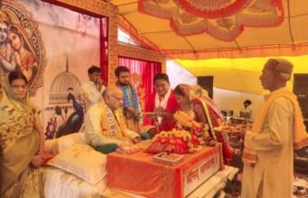 तुलसी नगर में भक्तिमय माहौल के बीच चल रहा श्रीमद्भागवत कथा ज्ञान यज्ञ