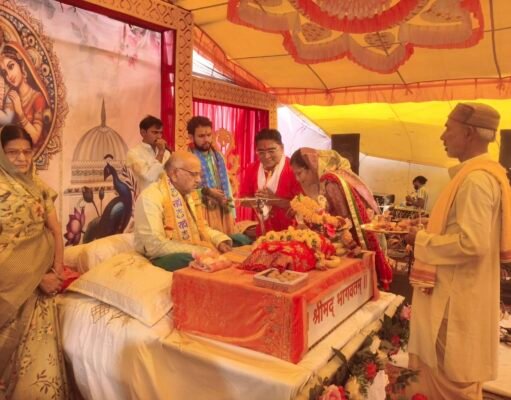 तुलसी नगर में भक्तिमय माहौल के बीच चल रहा श्रीमद्भागवत कथा ज्ञान यज्ञ