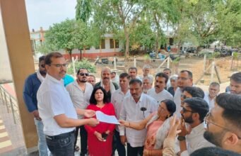 किसान हितों के लिए किसान कांग्रेस का प्रदर्शन, राज्यपाल के नाम सौंपा ज्ञापन