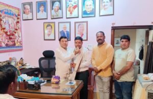 वरिष्ठ पत्रकार श्याम चौरसिया के जन्मदिन पर सेवा सदन में हुआ भव्य सम्मान
