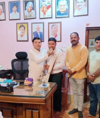 वरिष्ठ पत्रकार श्याम चौरसिया के जन्मदिन पर सेवा सदन में हुआ भव्य सम्मान