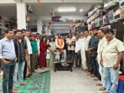 फुटपाथ की मासूम मुस्कान बनी जन्मोत्सव की पहचान