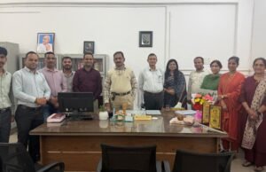 अपर आयुक्त की सहजता और आत्मीयता ने जीता मन, युवाओं को कर्मठता का संदेश